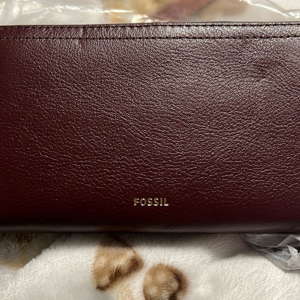 Fossil Zip around wallet
